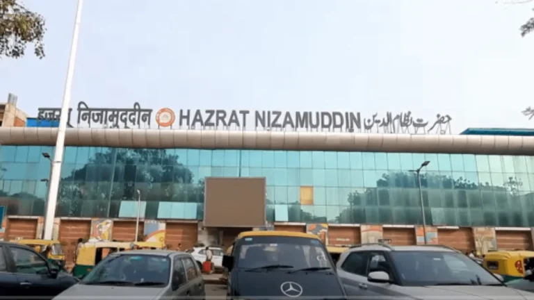 Hazrat Nizamuddin Railway Station Nearest Metro Station