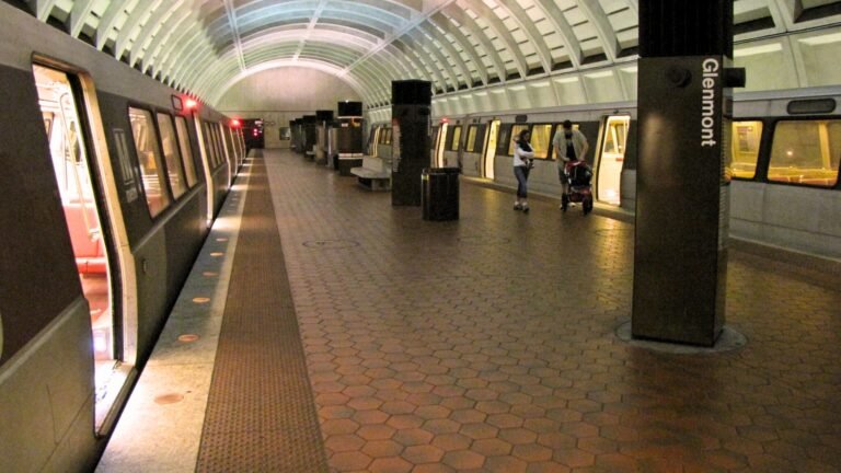 glenmont-metro-station-inside-view